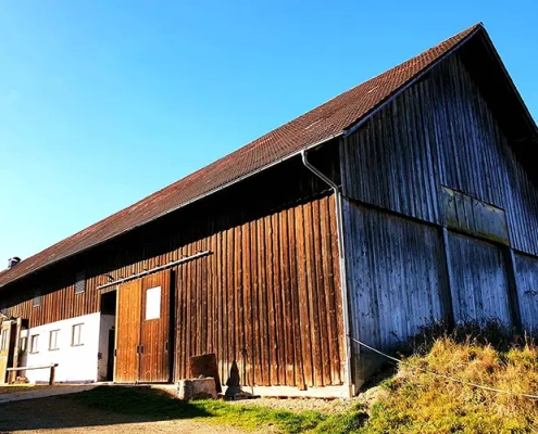 Objekt-5275-Pferdehof-Oberbayern-Evers-Foto-A.-Poschner-Rueckansicht-Hauptgebaeude Kopie